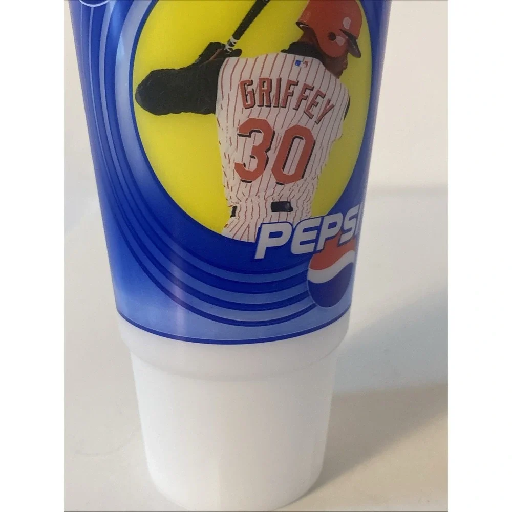 Vtg. Ken Griffey Jr PEPSI Chic Twist 'n Go Bottle Cup 32 Oz. Cincinnati Reds